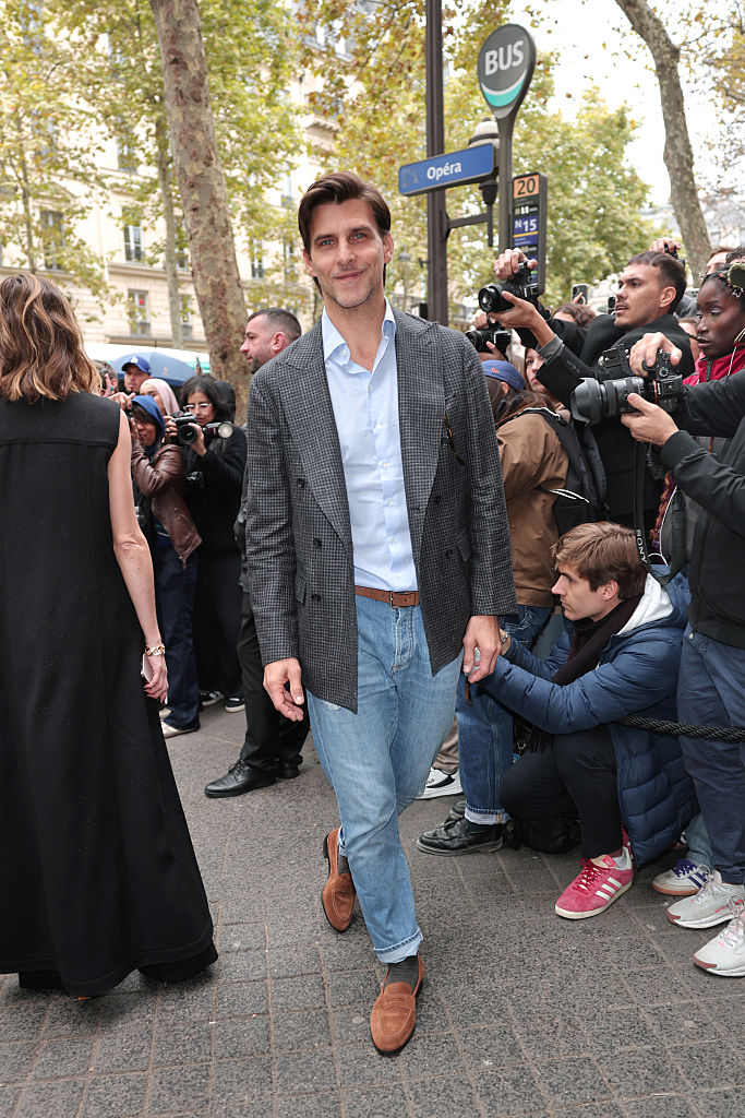 Outfit ID: Johannes Huebl 10.4.25