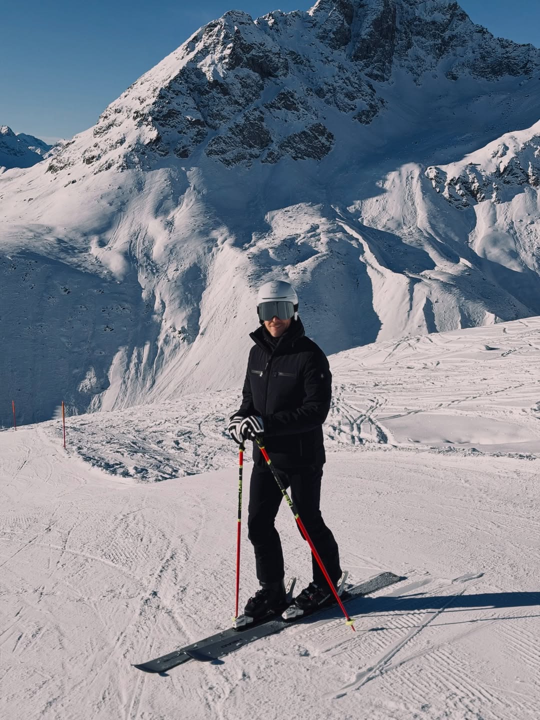 Outfit ID: Johannes Huebl 2.3.26