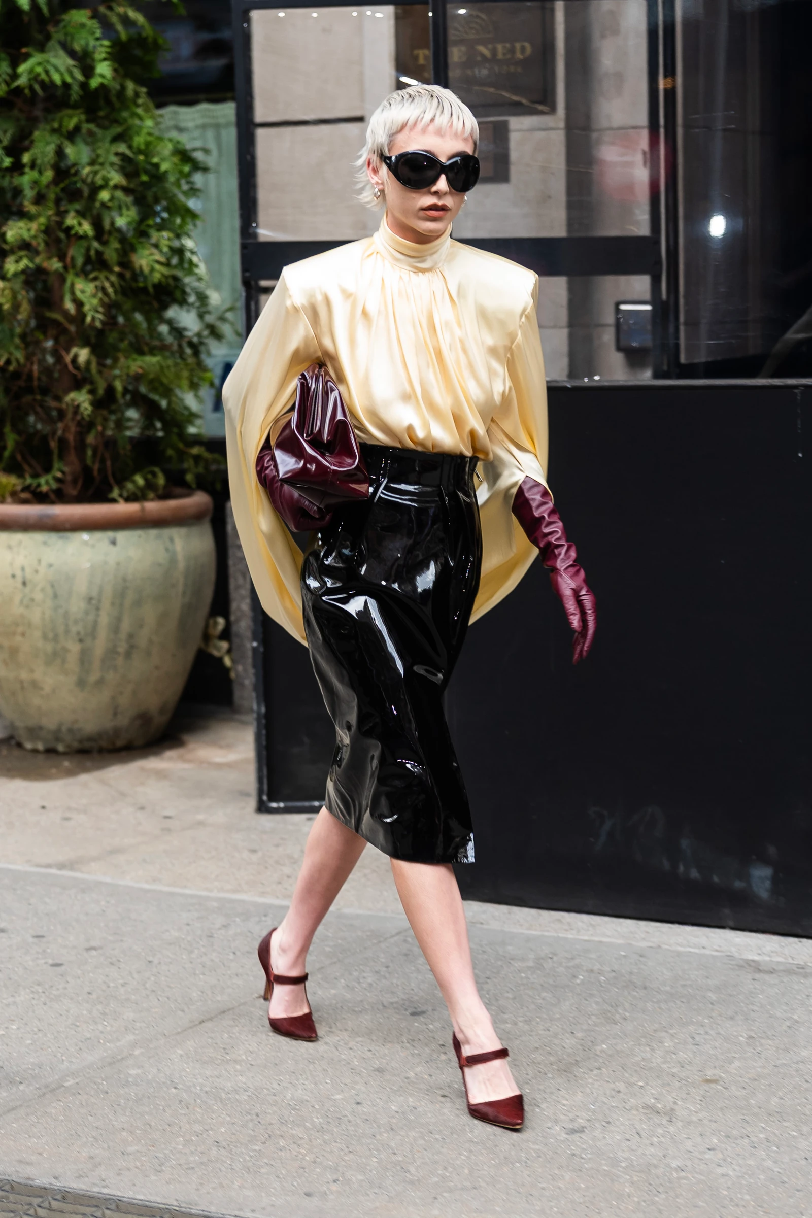 Outfit ID: Emma Chamberlain 3.11.26