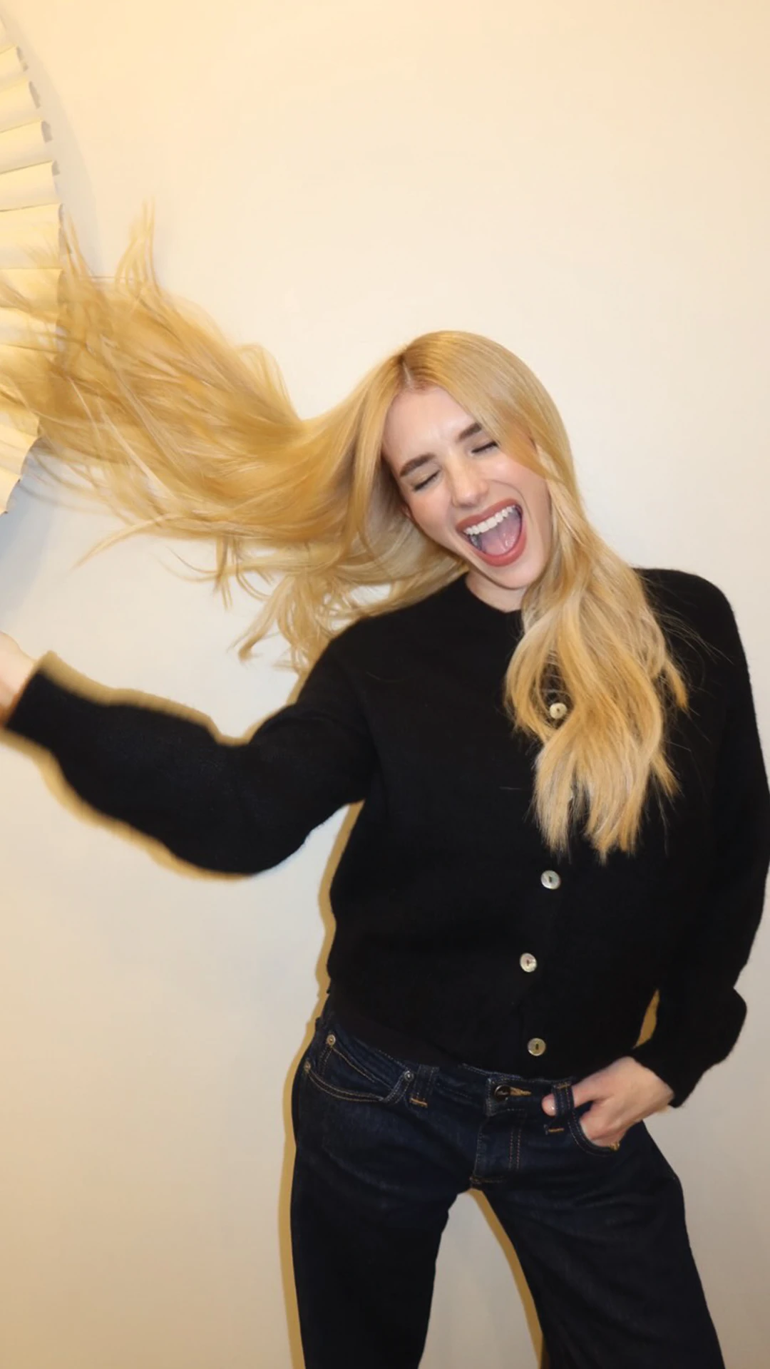 Outfit ID: Emma Roberts 1.7.26