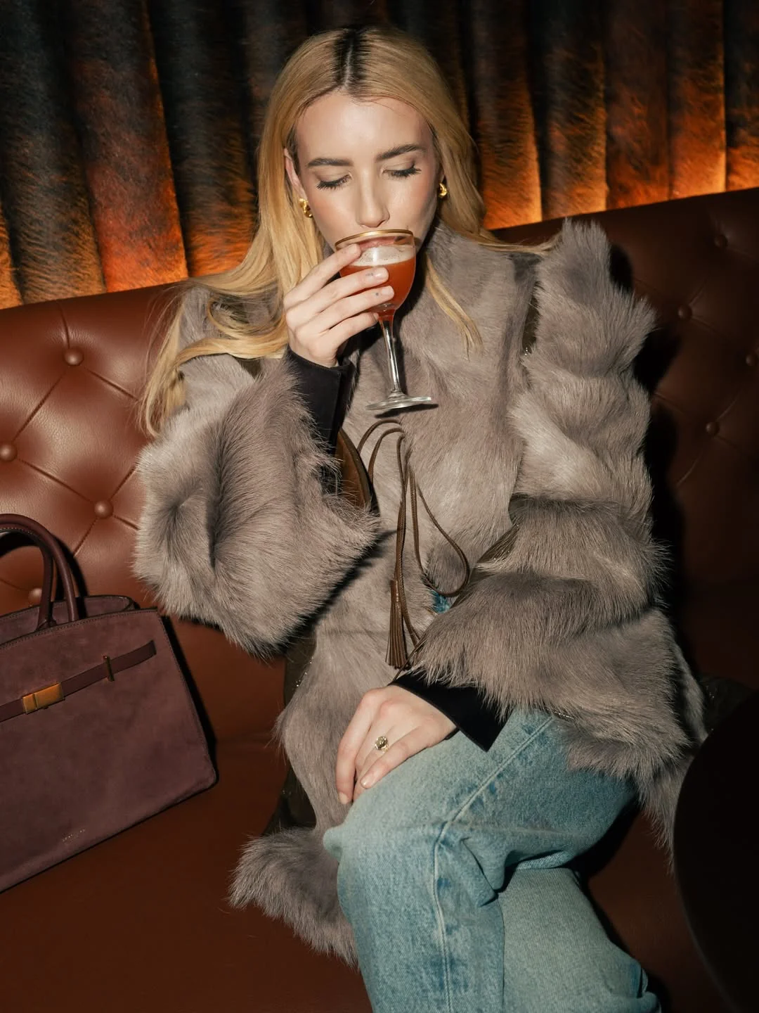 Outfit ID: Emma Roberts 2.5.26