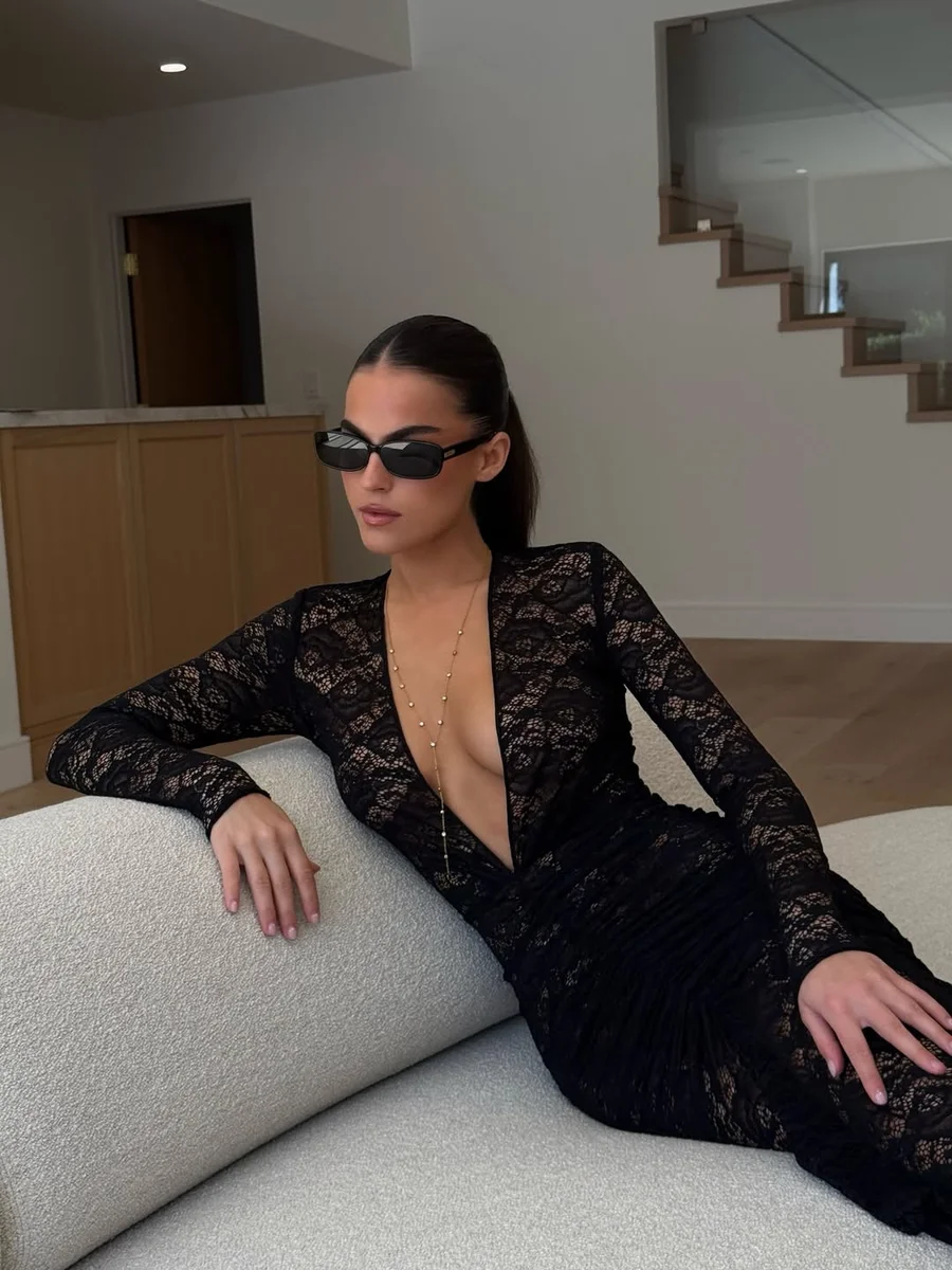 Outfit ID: Sarah Jane Nader 3.2.26