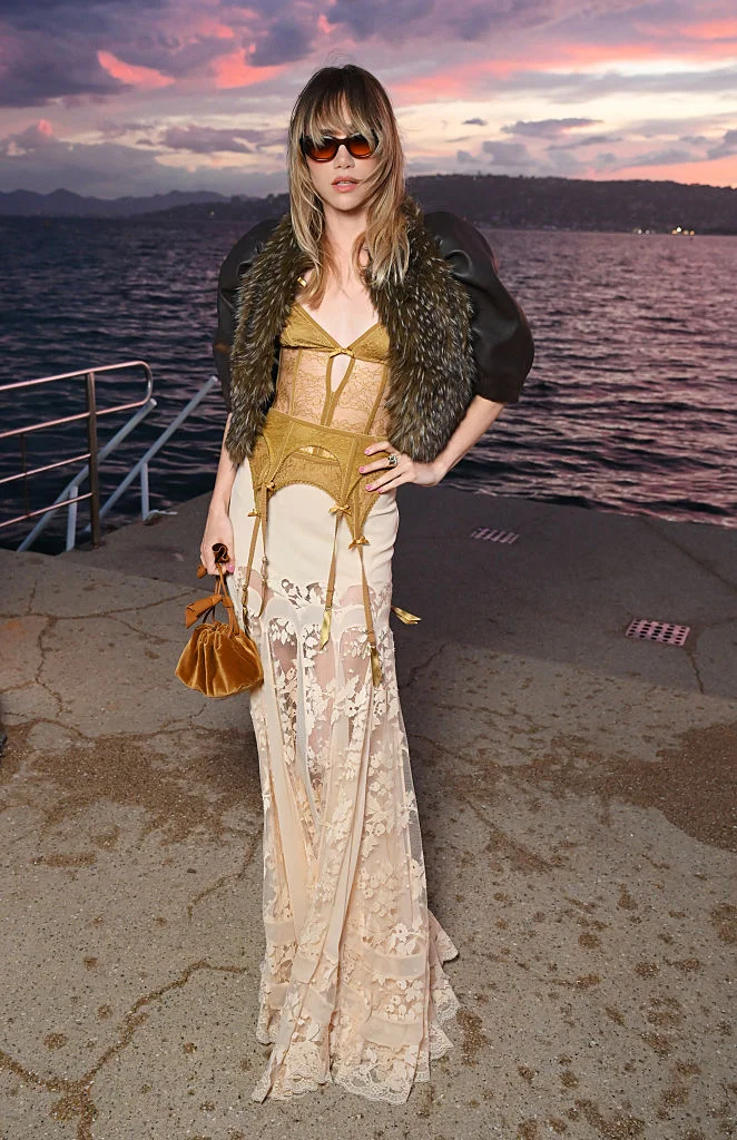 Outfit ID: Suki Waterhouse 6.2.26