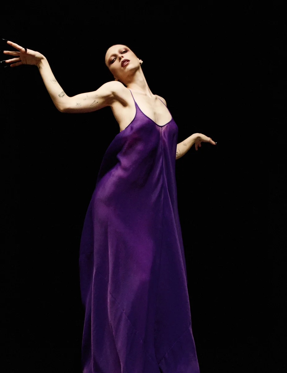 Outfit ID: Emma Chamberlain 4.1.26