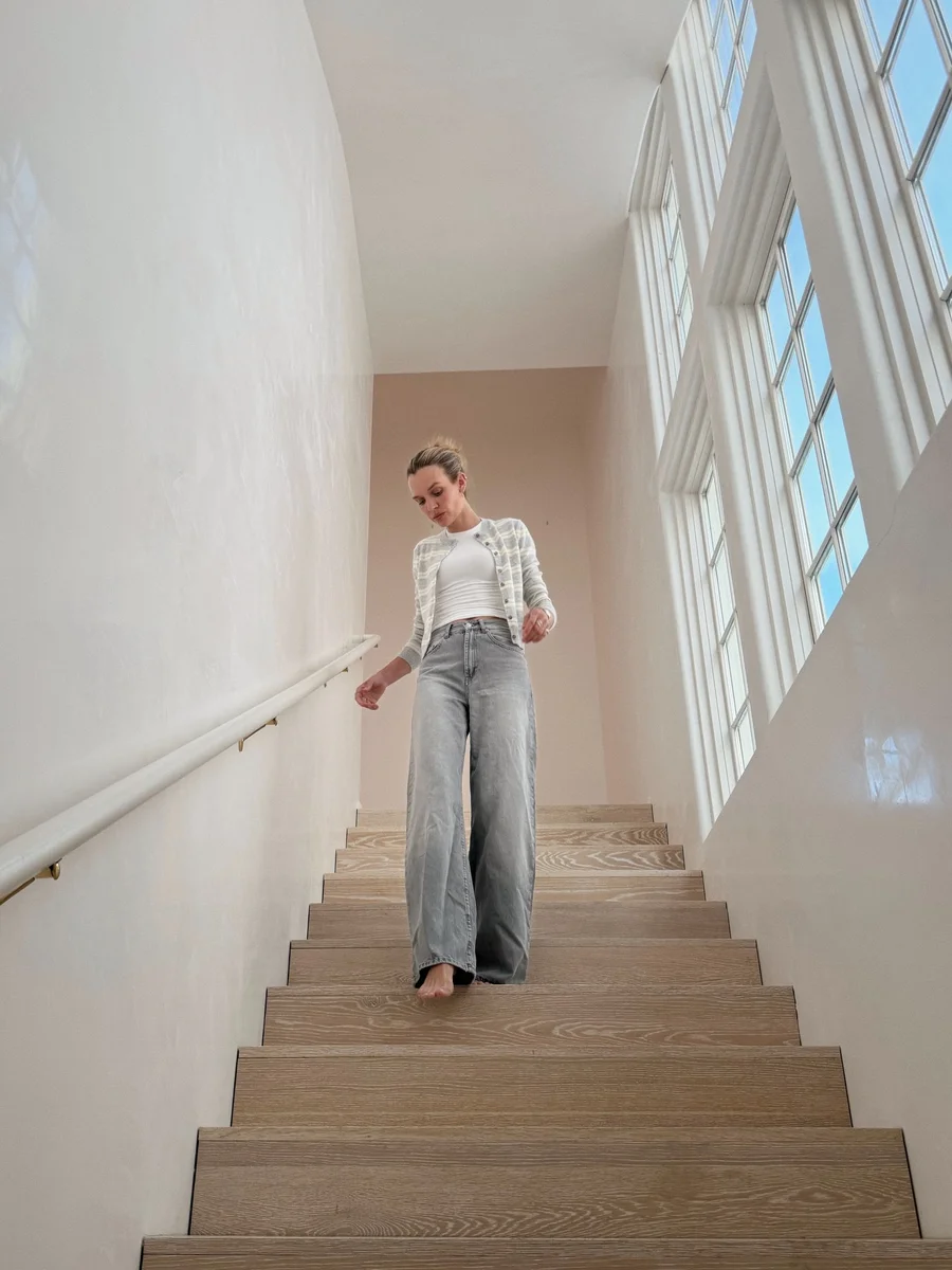 Outfit ID: Josephine Skriver 4.15.26