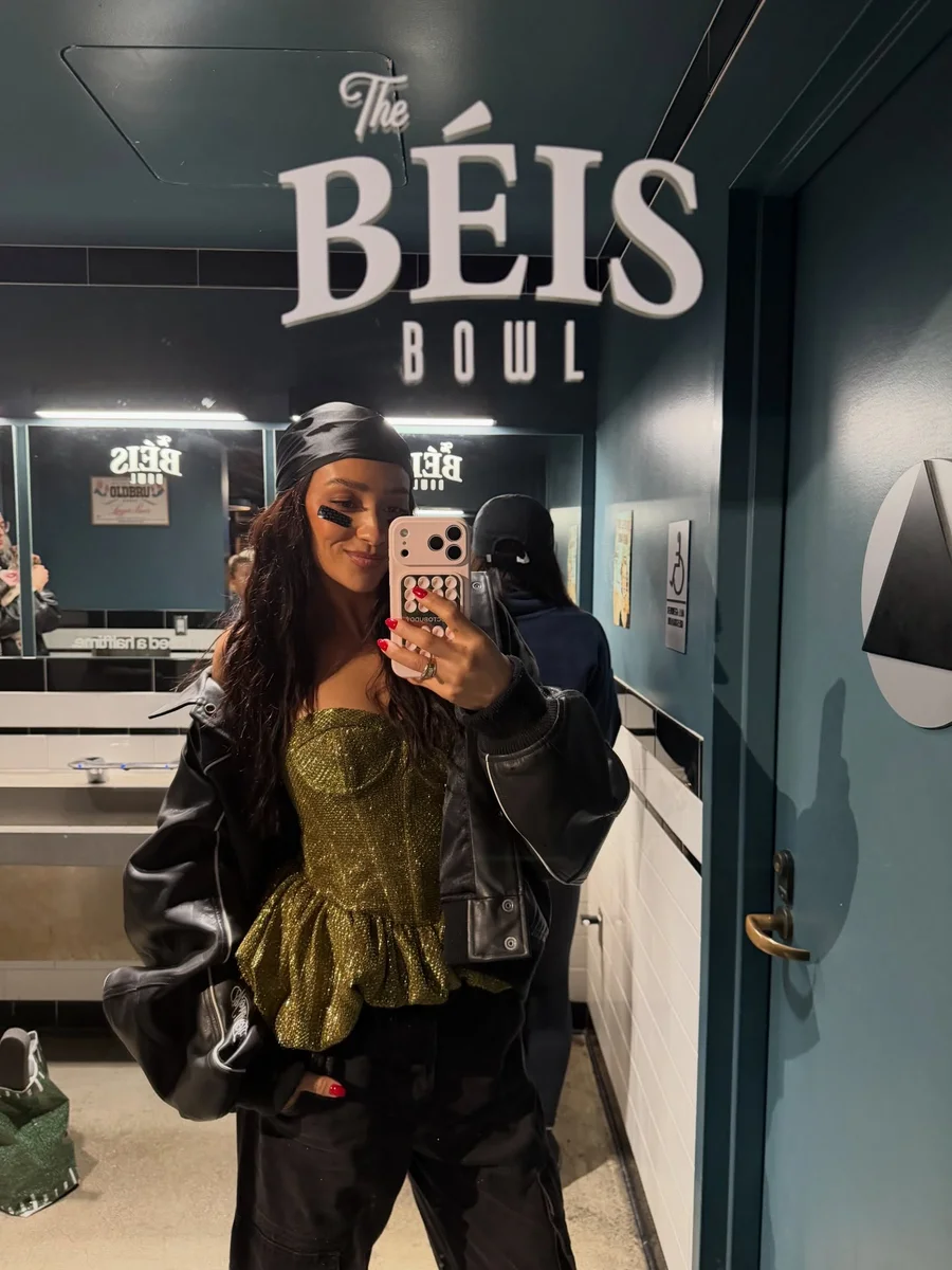 Outfit ID: Shay Mitchell 2.9.26