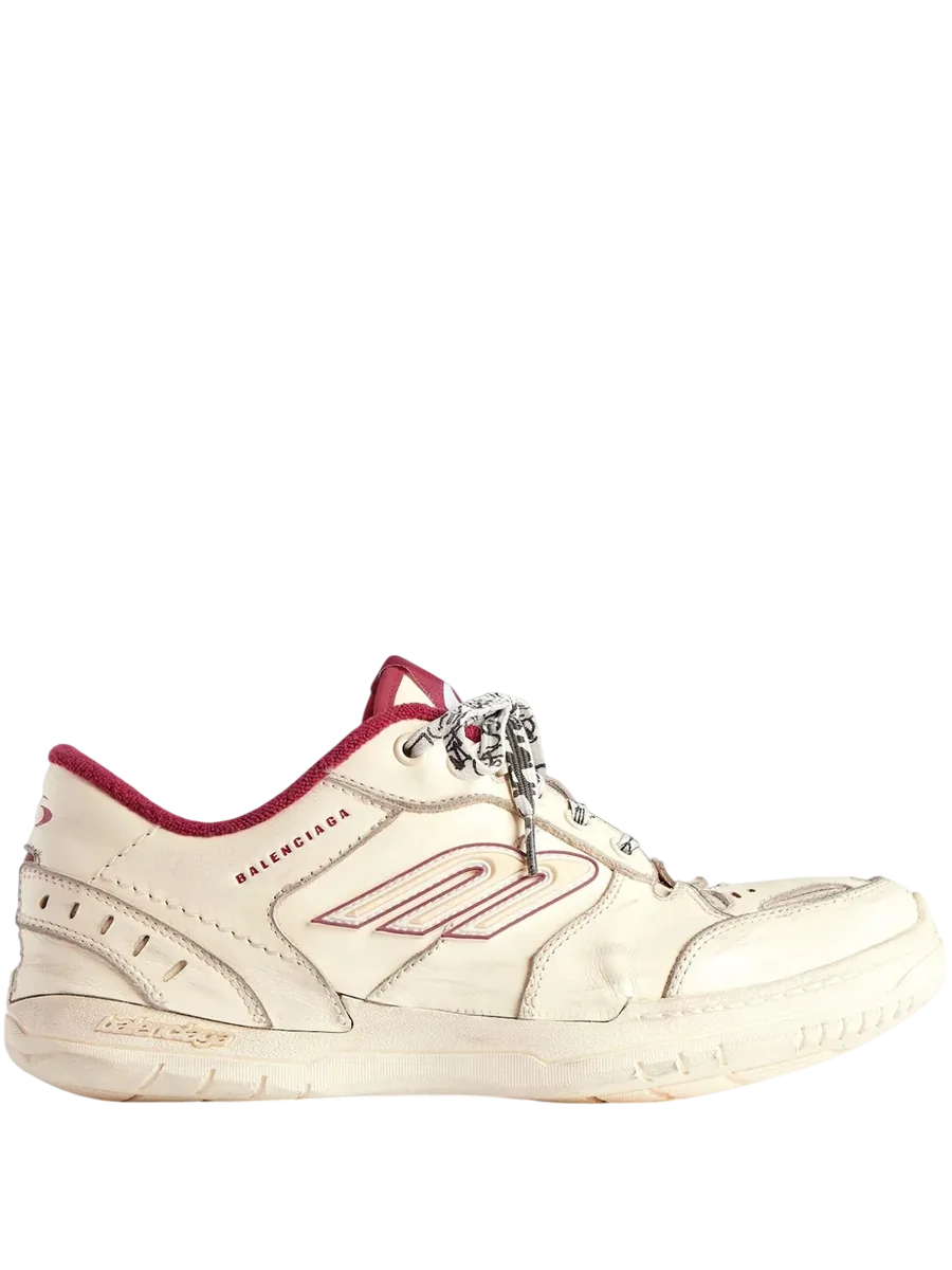 Hamptons Medium Worn-Out Lace-Up Sneakers