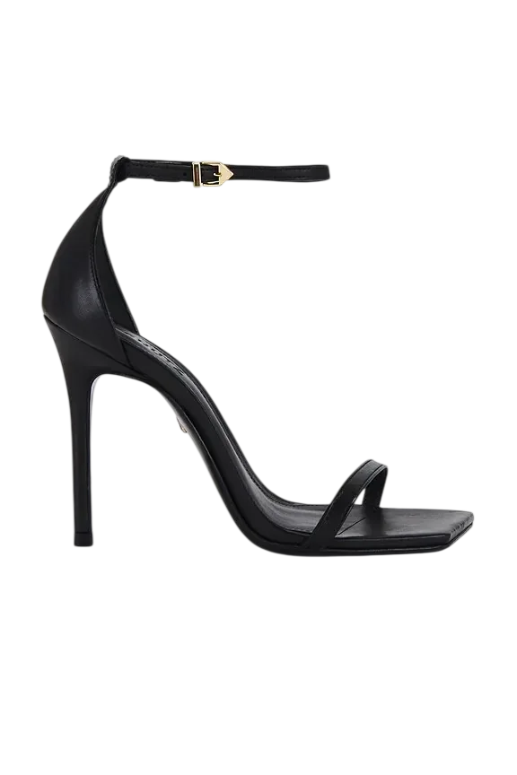 Jenna Sandal